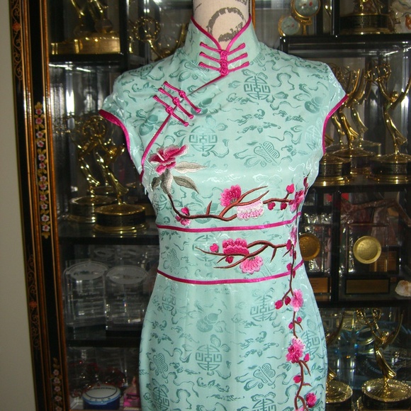 EAST STORE CHERRY BLOSSOM EMBROIDERY CHEONGSAM DRESS S - Picture 2 of 7
